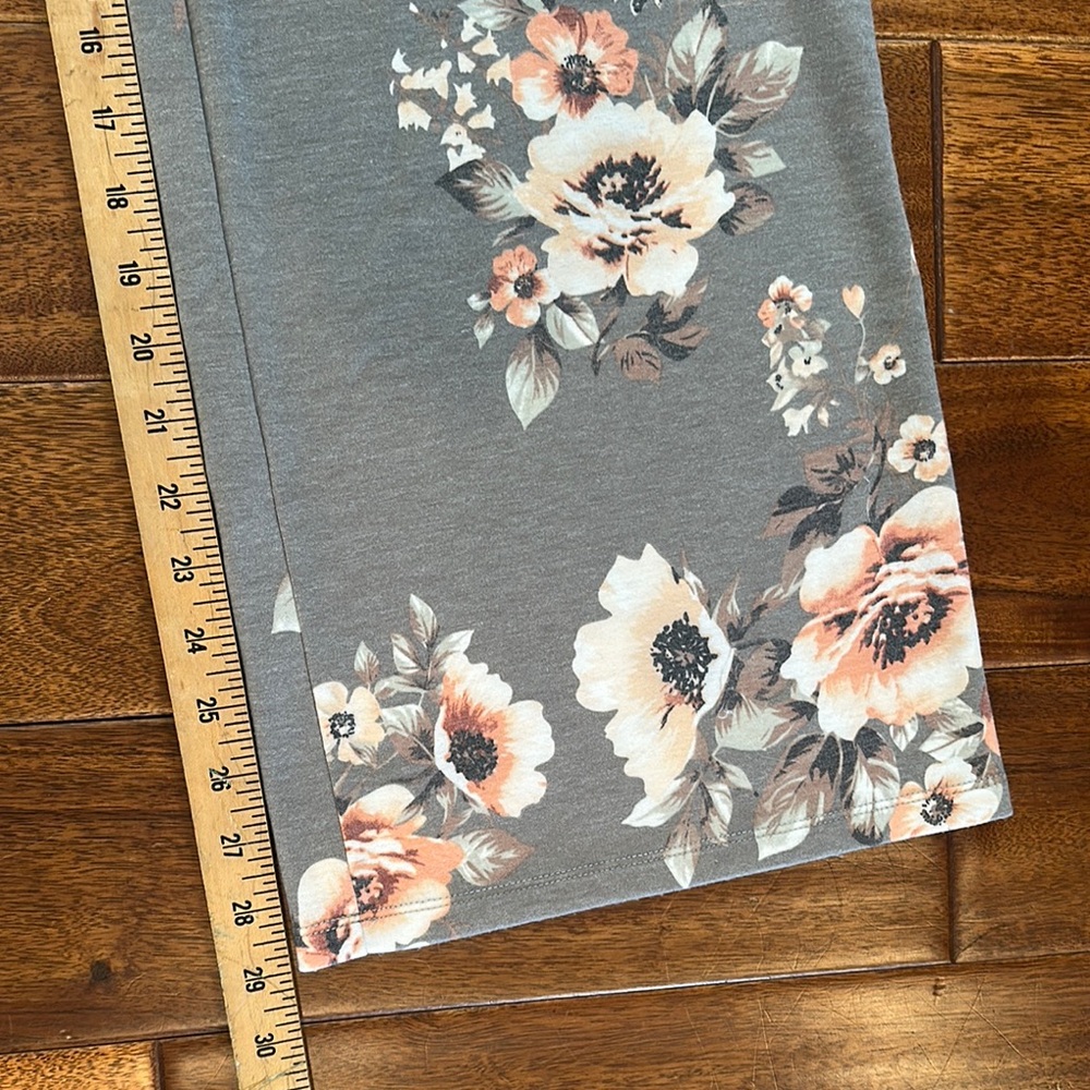 Floral Gray  Pants with Pink Tank Top - Picture 2 of 7
